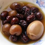 Red dates are often eaten with dry longan and eggs